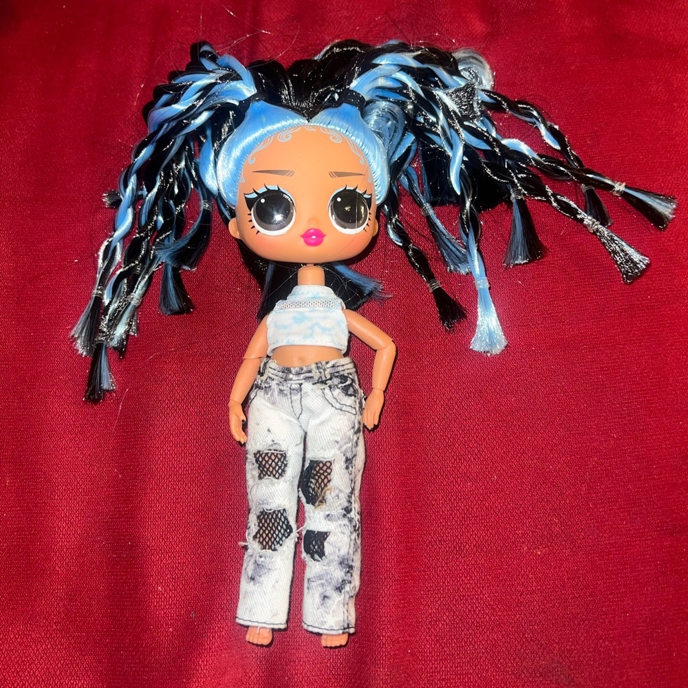 L.O.L tweens fashion doll